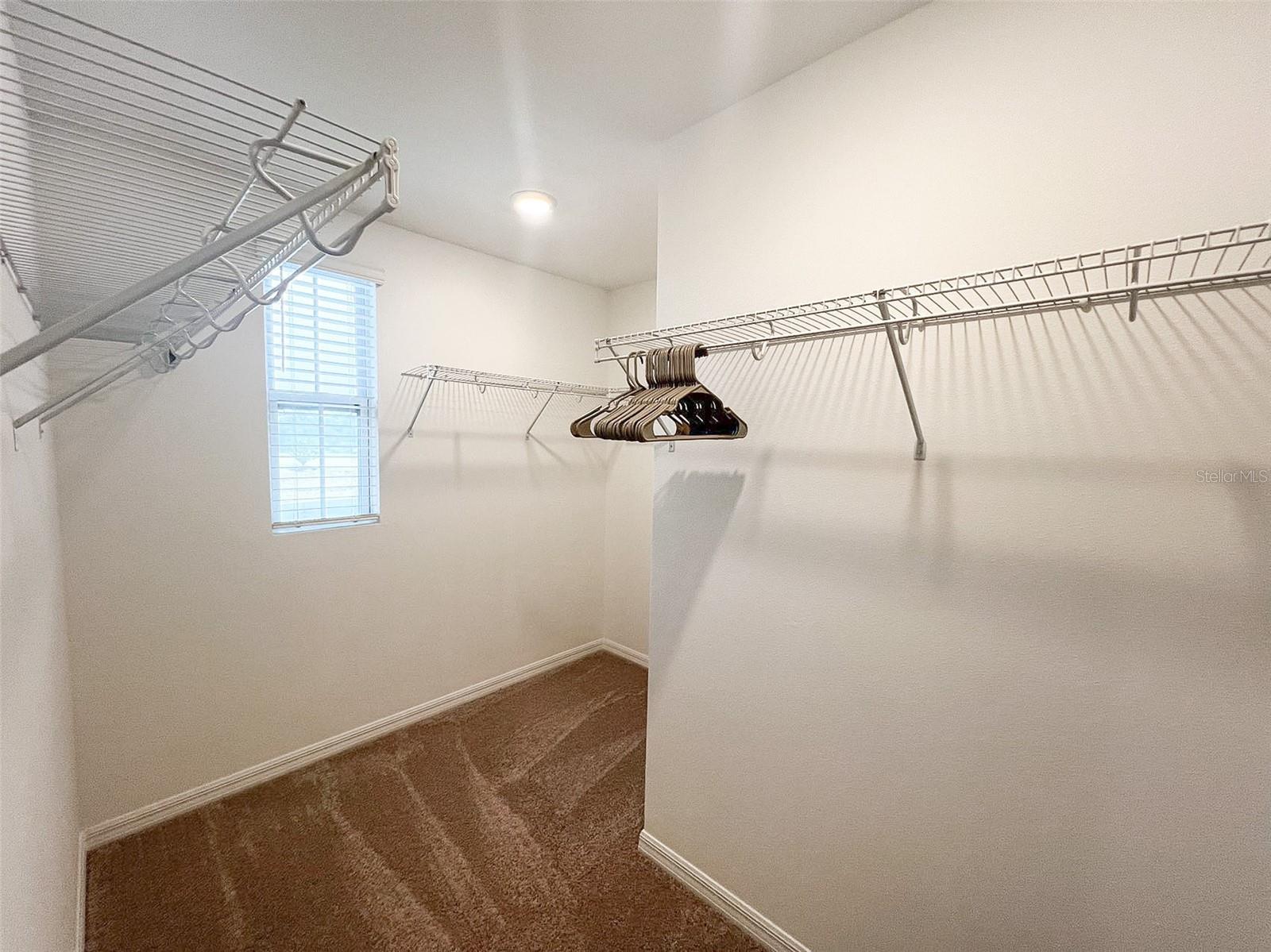 868 LONGBOAT DR