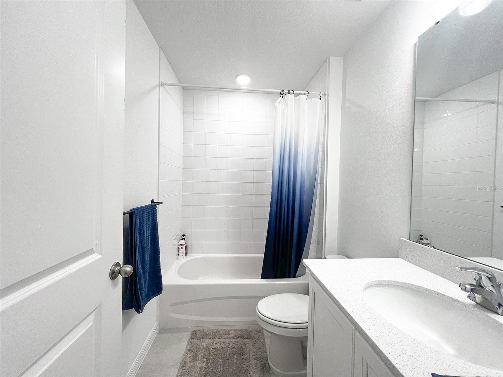 868 LONGBOAT DR