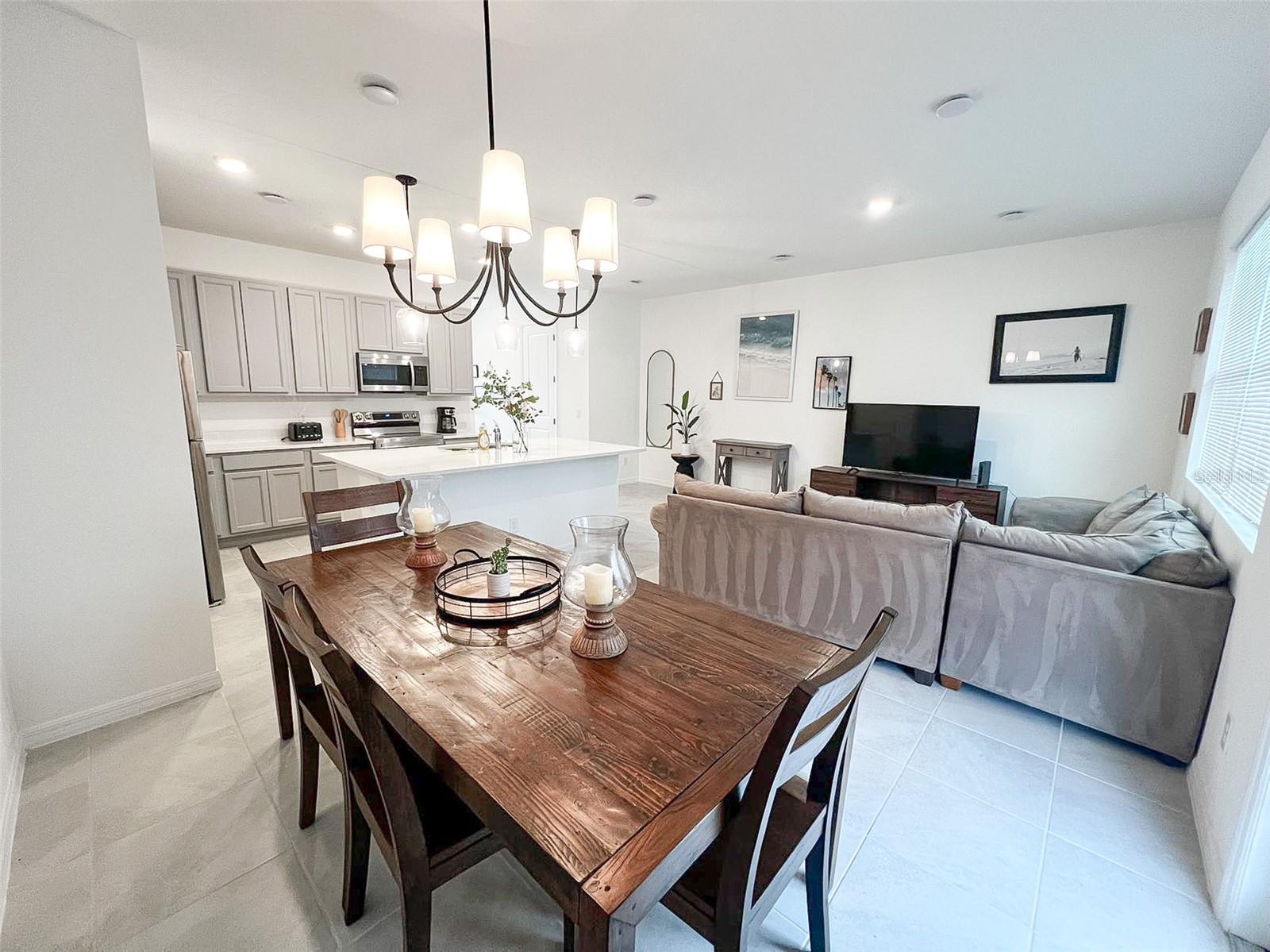 868 LONGBOAT DR