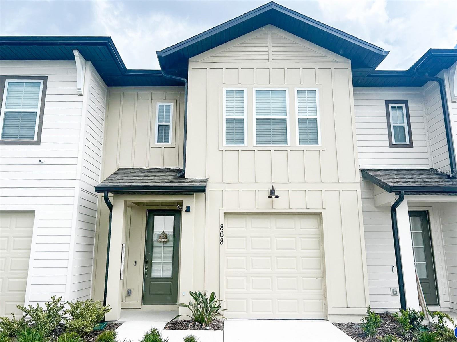 868 LONGBOAT DR