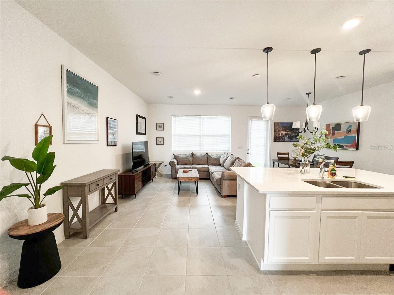 868 LONGBOAT DR