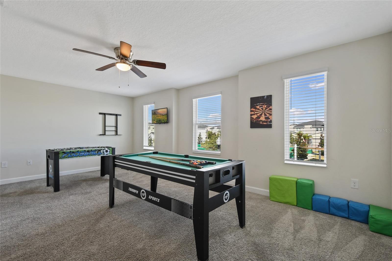 8842 CABOT CLIFFS DR