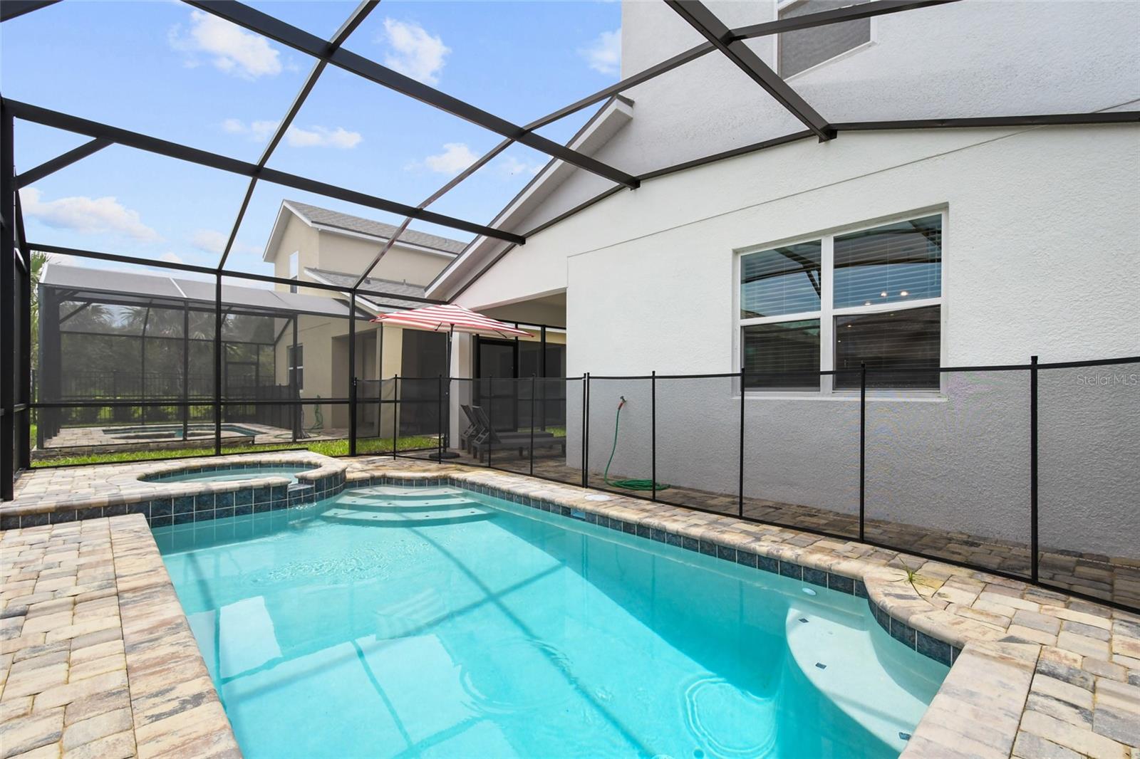 8903 COCONUT BREEZE DR