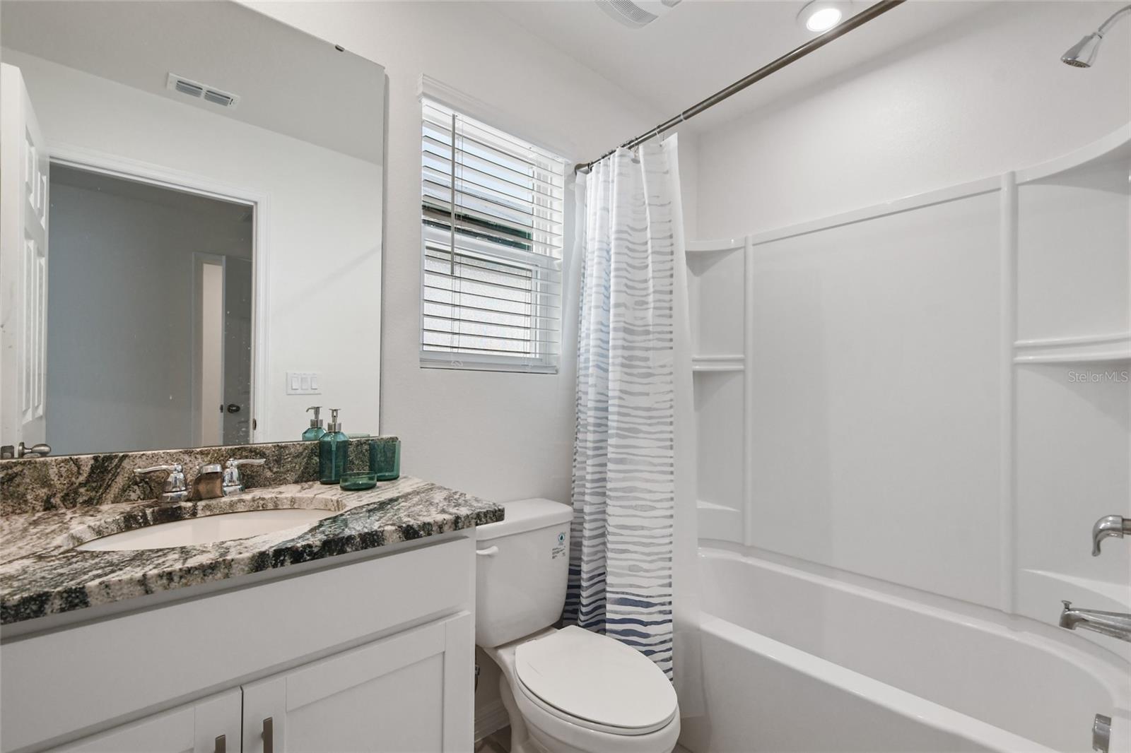 8903 COCONUT BREEZE DR