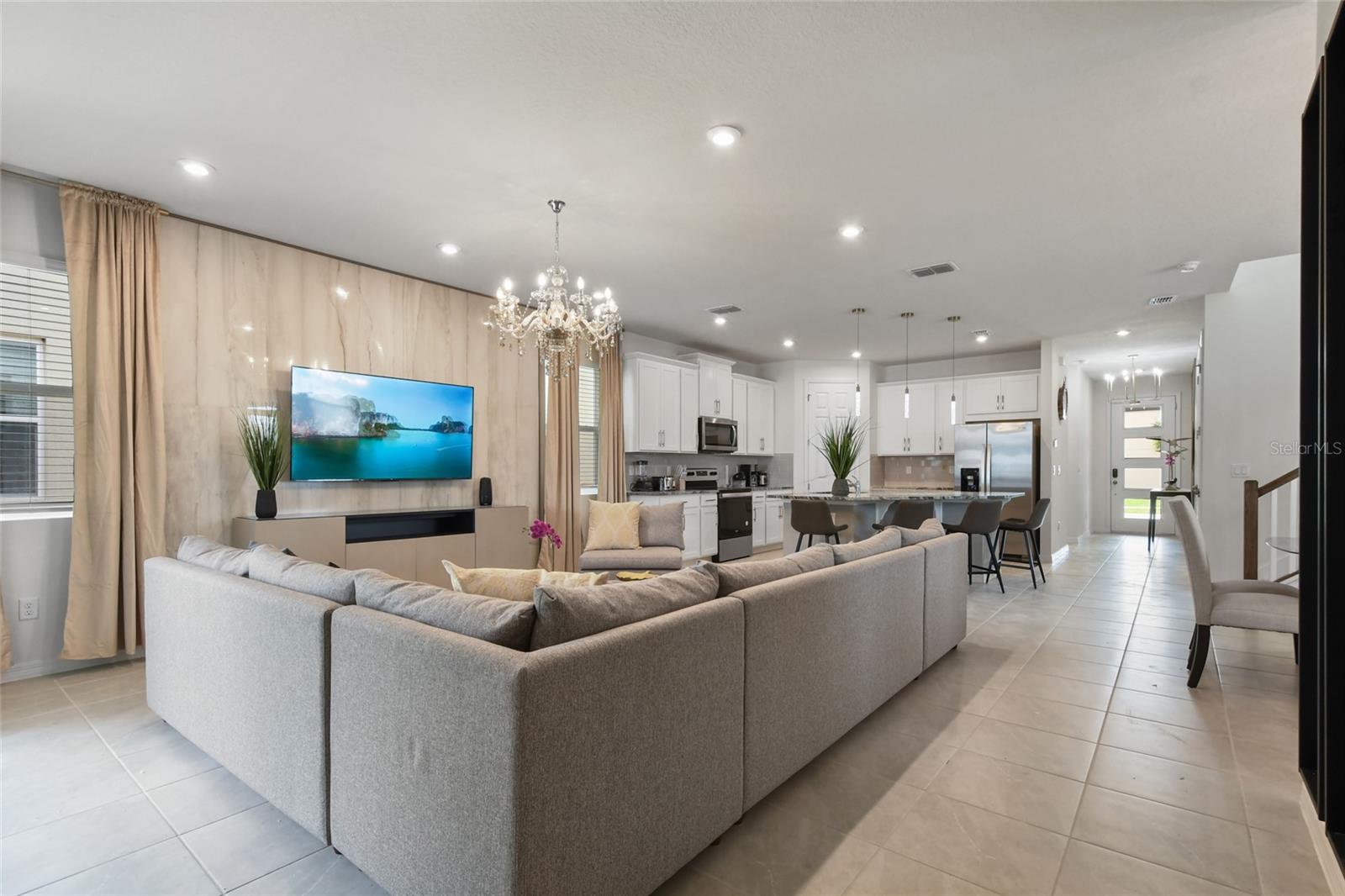 8903 COCONUT BREEZE DR