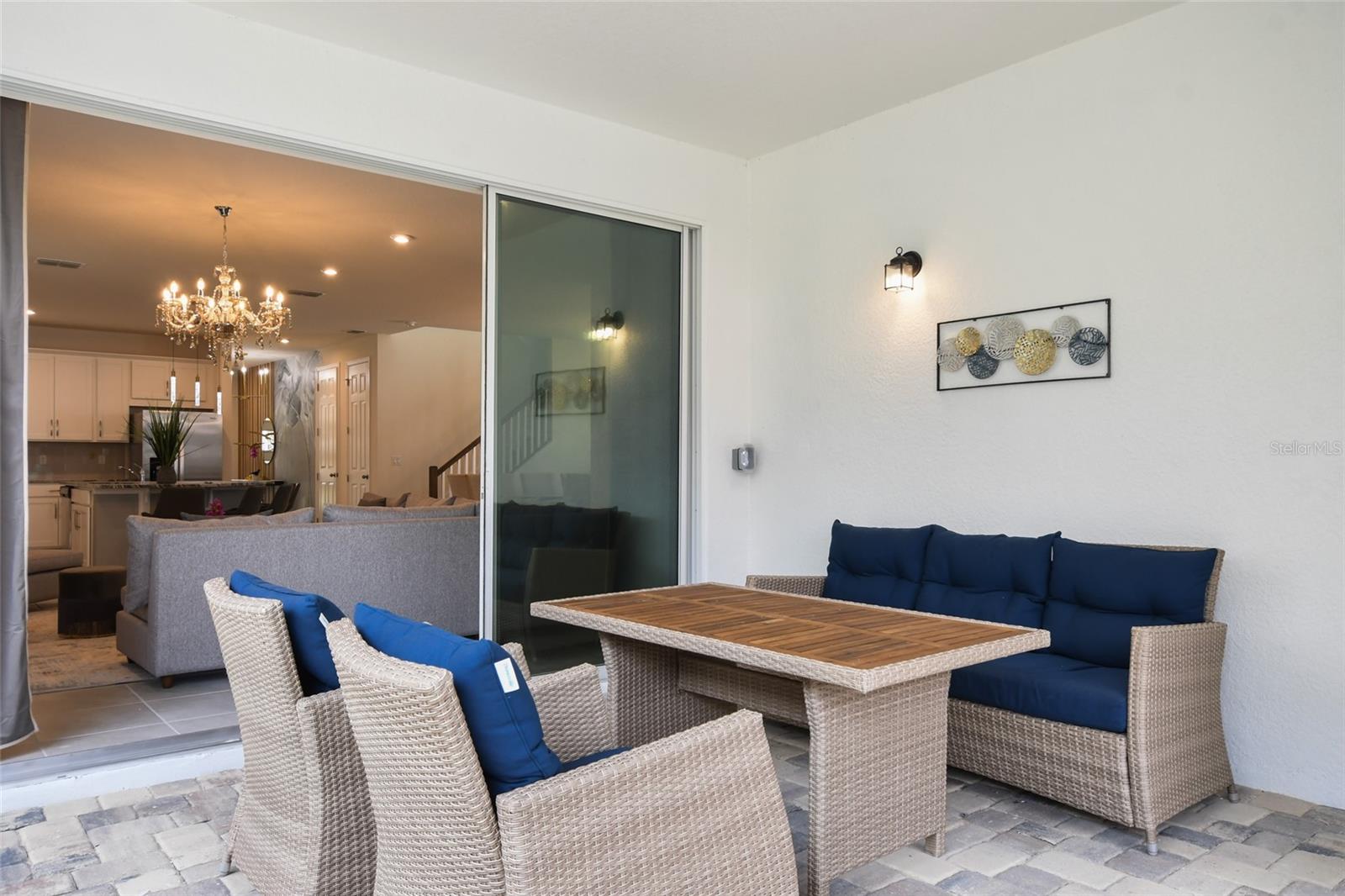 8903 COCONUT BREEZE DR