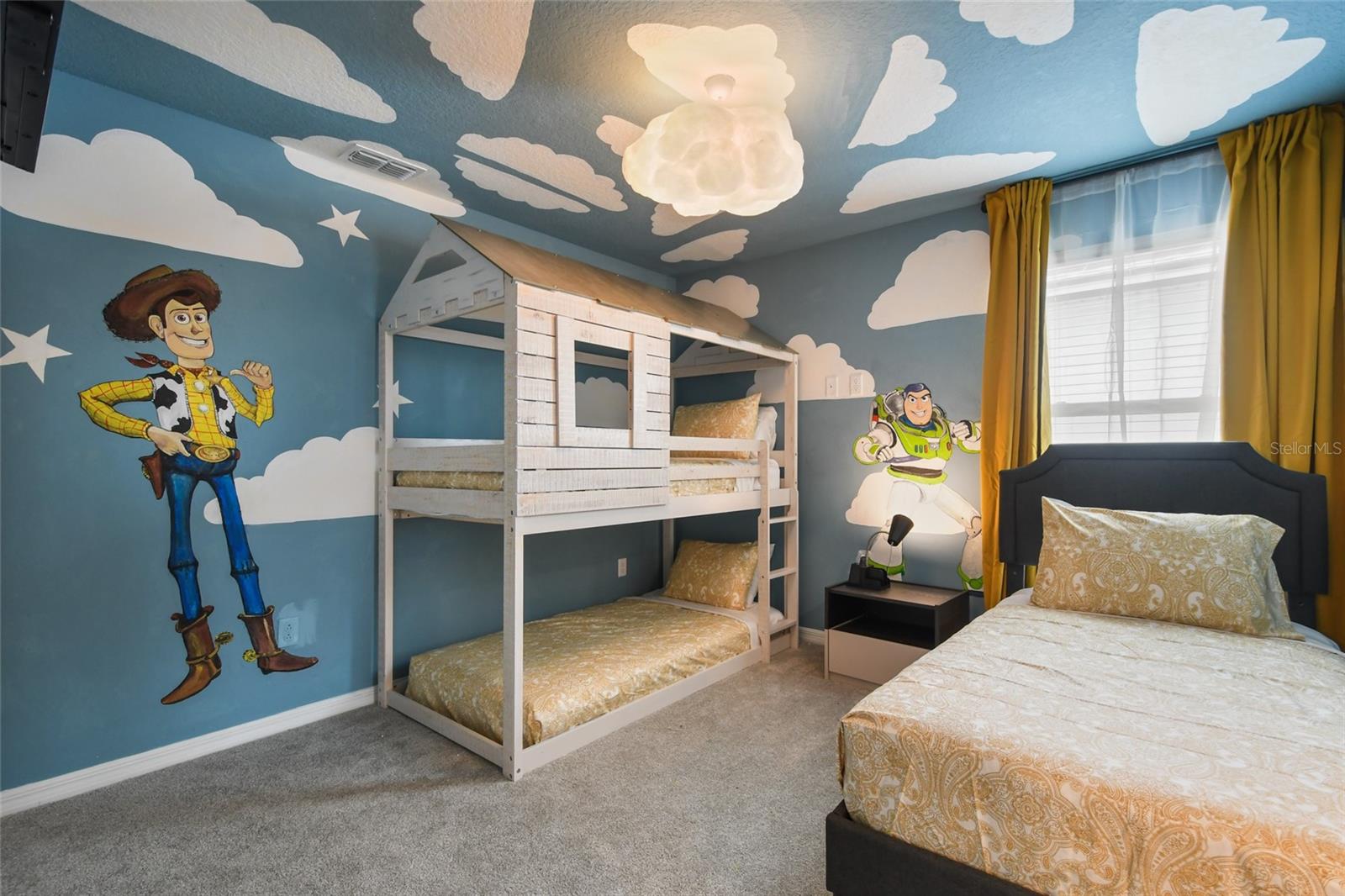 8903 COCONUT BREEZE DR