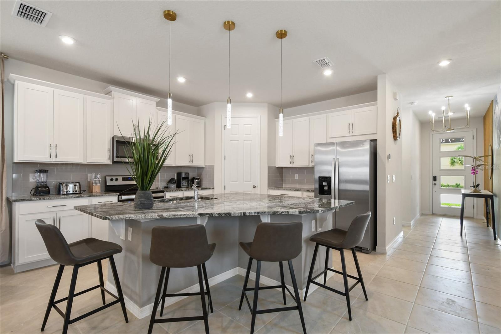 8903 COCONUT BREEZE DR