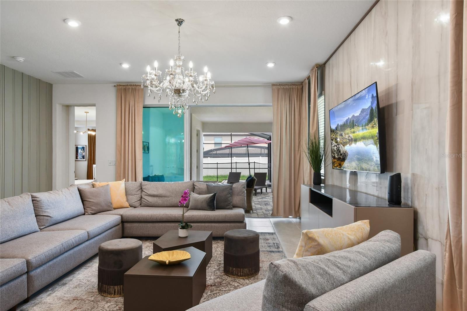 8903 COCONUT BREEZE DR