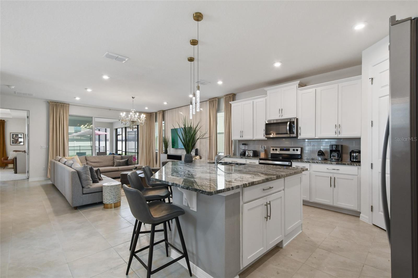 8903 COCONUT BREEZE DR