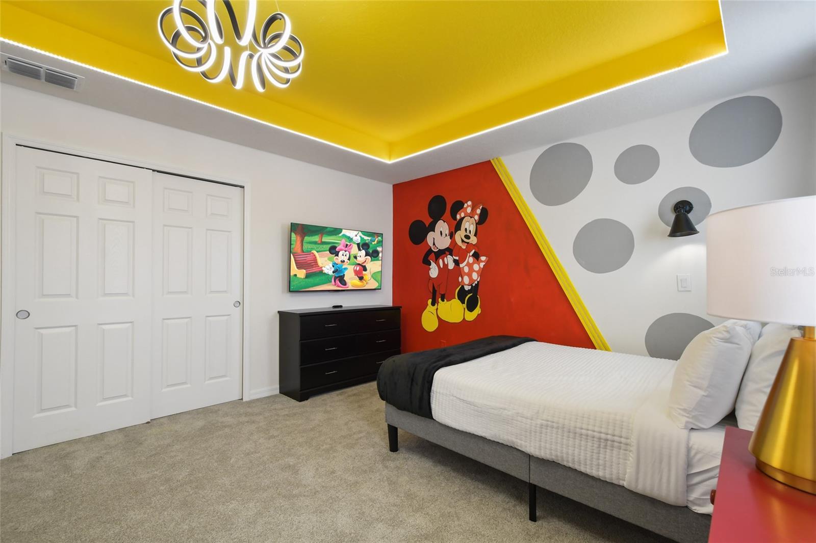 8903 COCONUT BREEZE DR