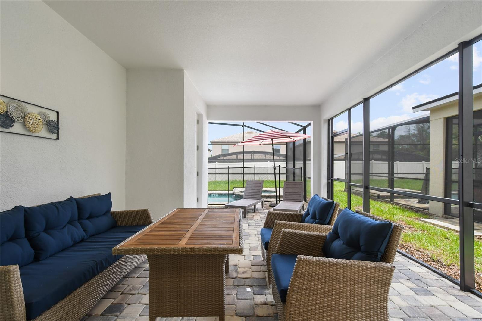 8903 COCONUT BREEZE DR