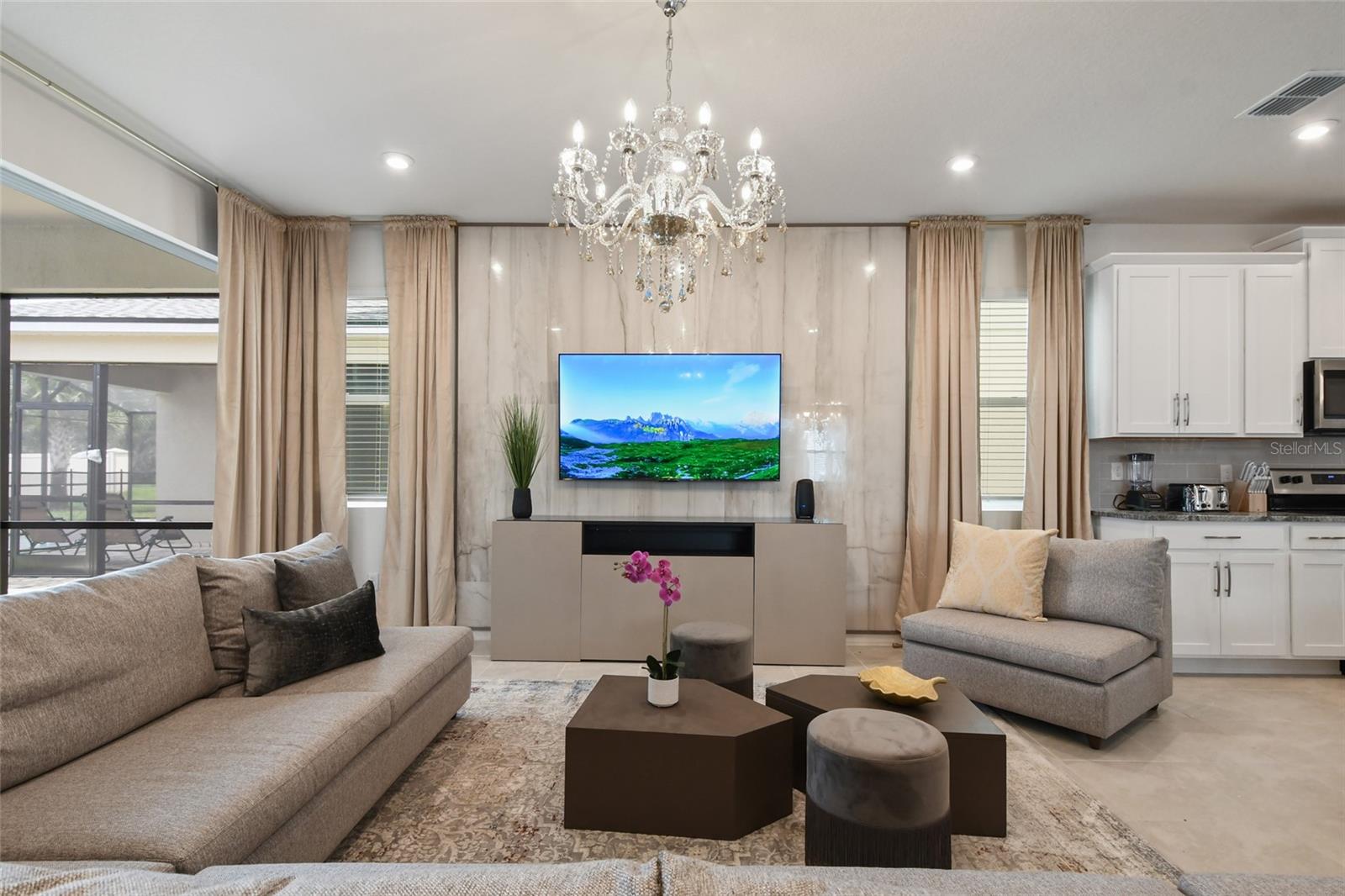 8903 COCONUT BREEZE DR