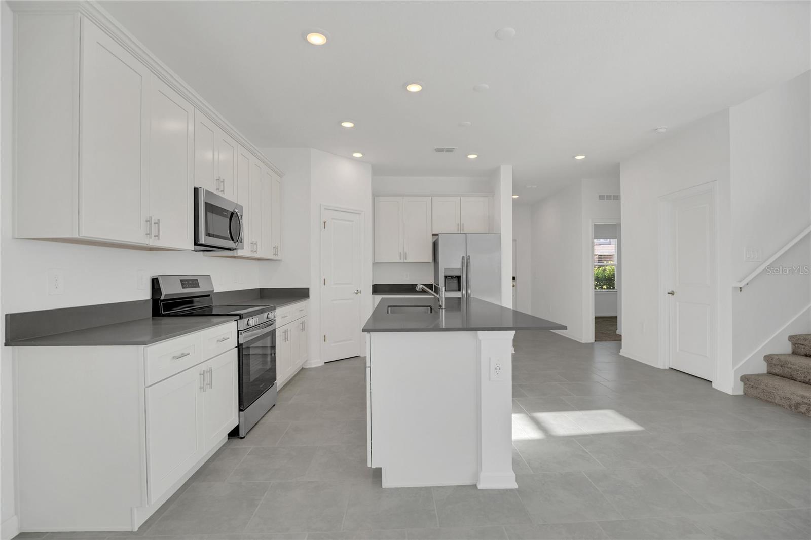 2048 SHAGGY FISHER DR