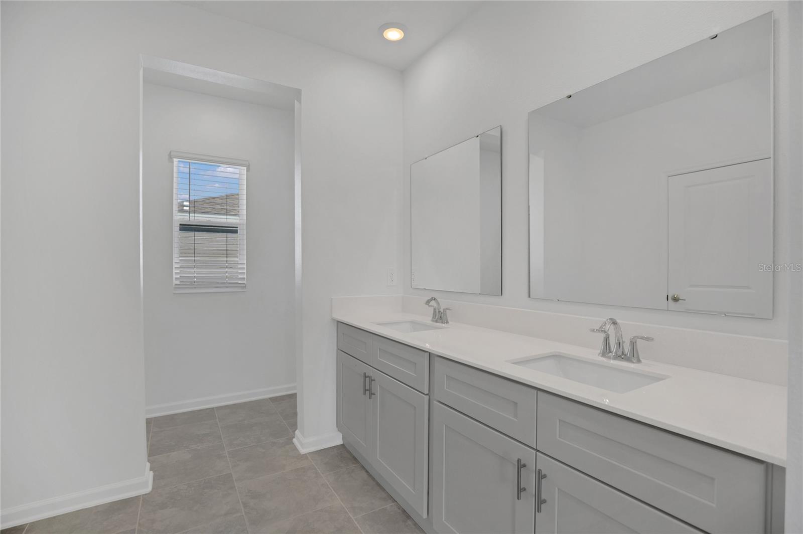 2048 SHAGGY FISHER DR