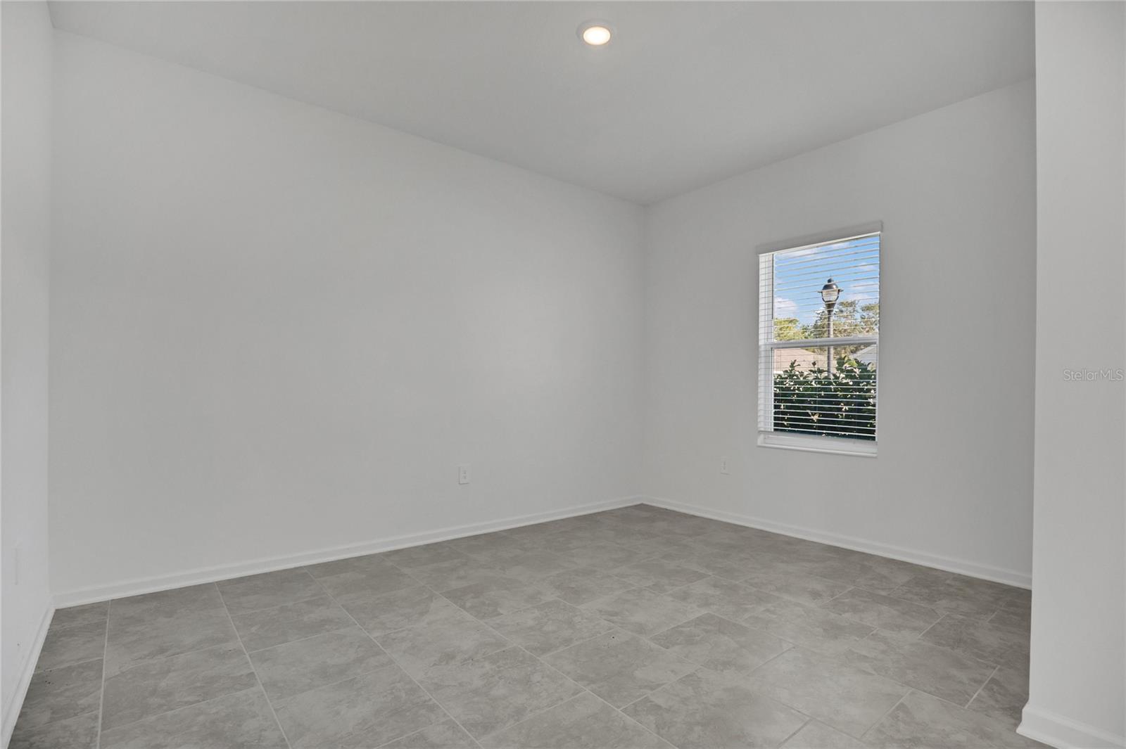 2048 SHAGGY FISHER DR