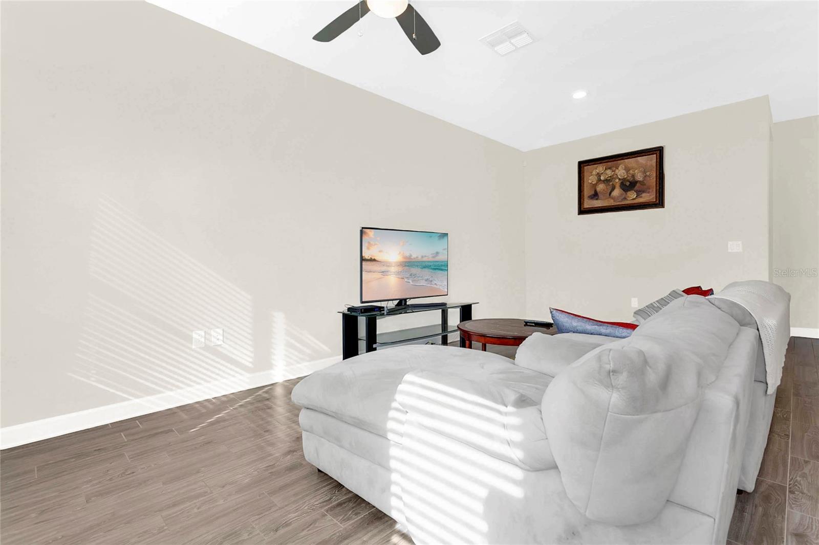 1208 PAYNE STEWART DR