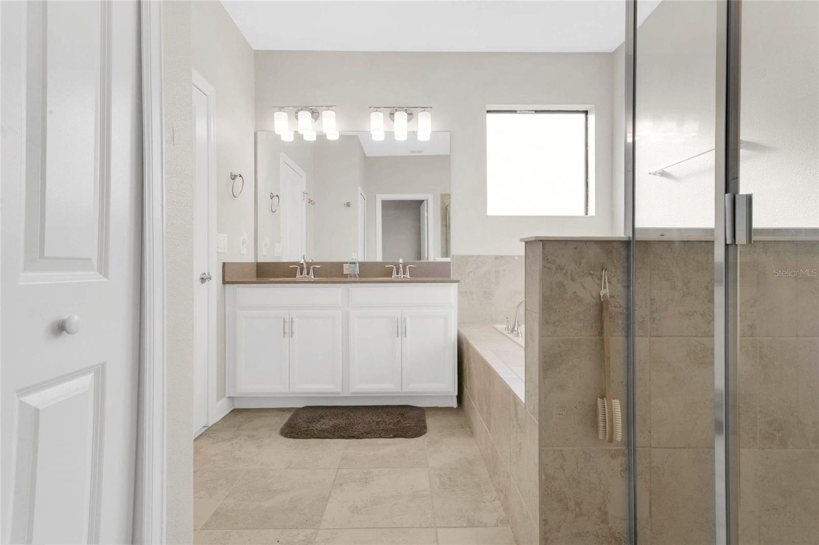 1208 PAYNE STEWART DR