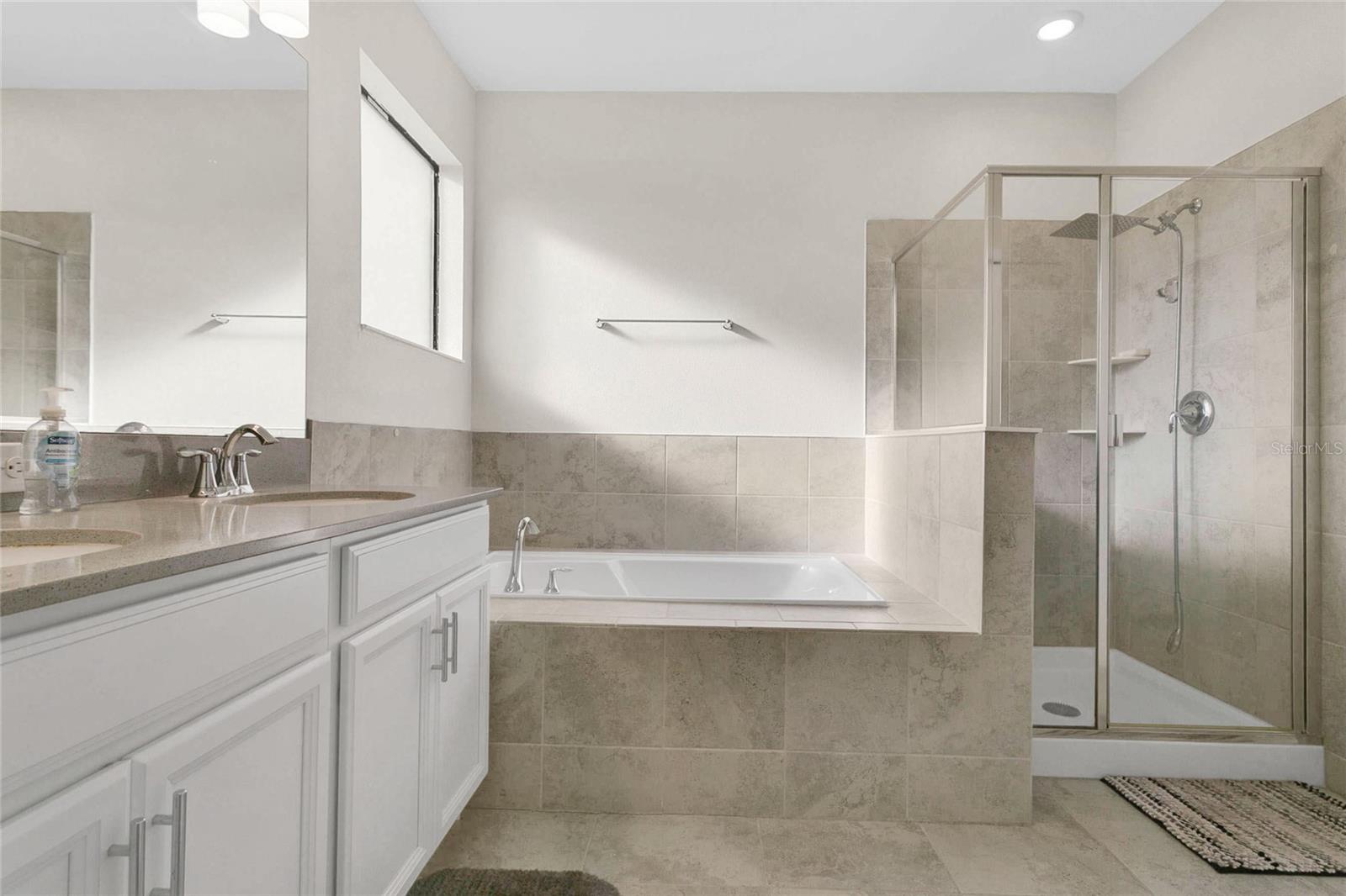 1208 PAYNE STEWART DR