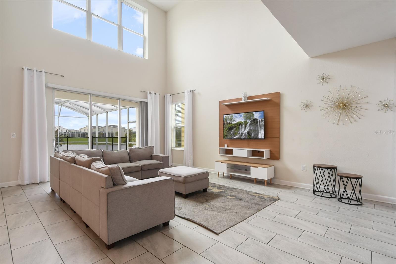 8942 CABOT CLIFFS DR
