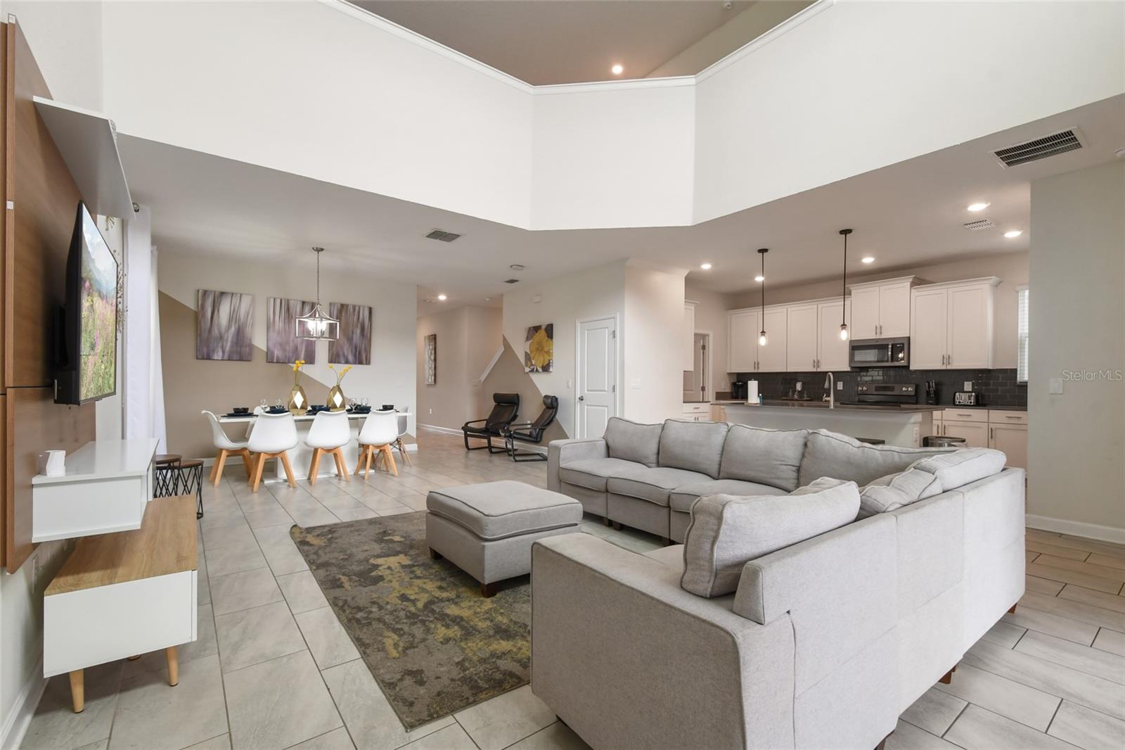 8942 CABOT CLIFFS DR