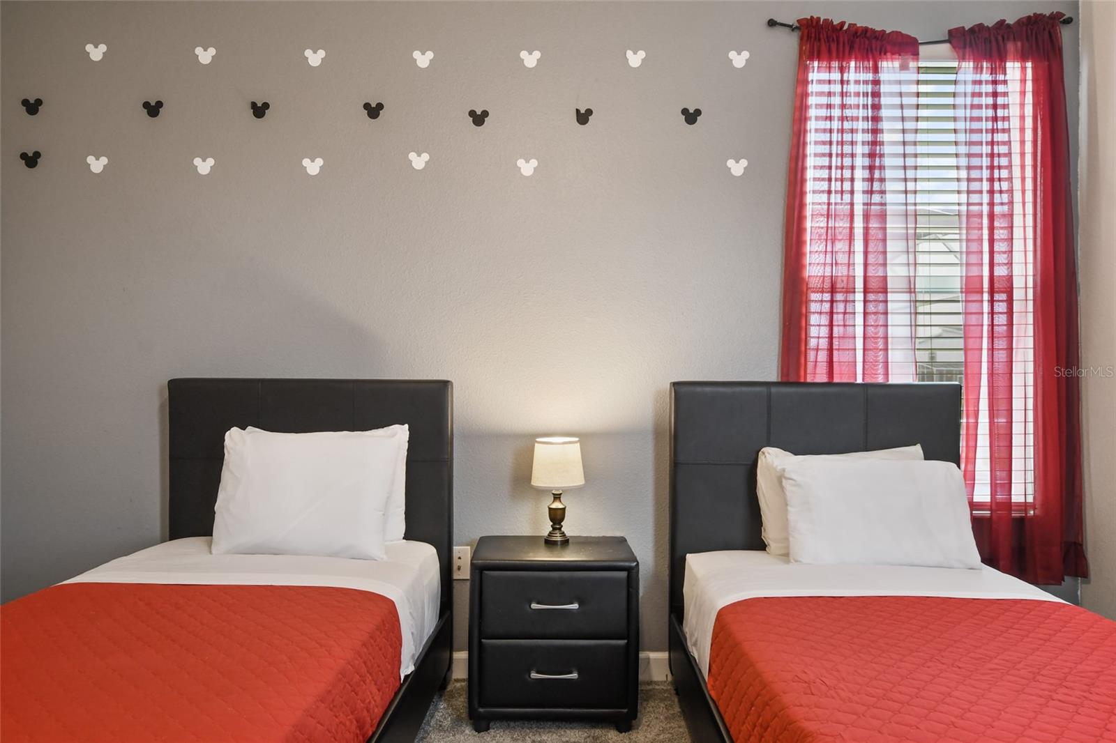 8942 CABOT CLIFFS DR