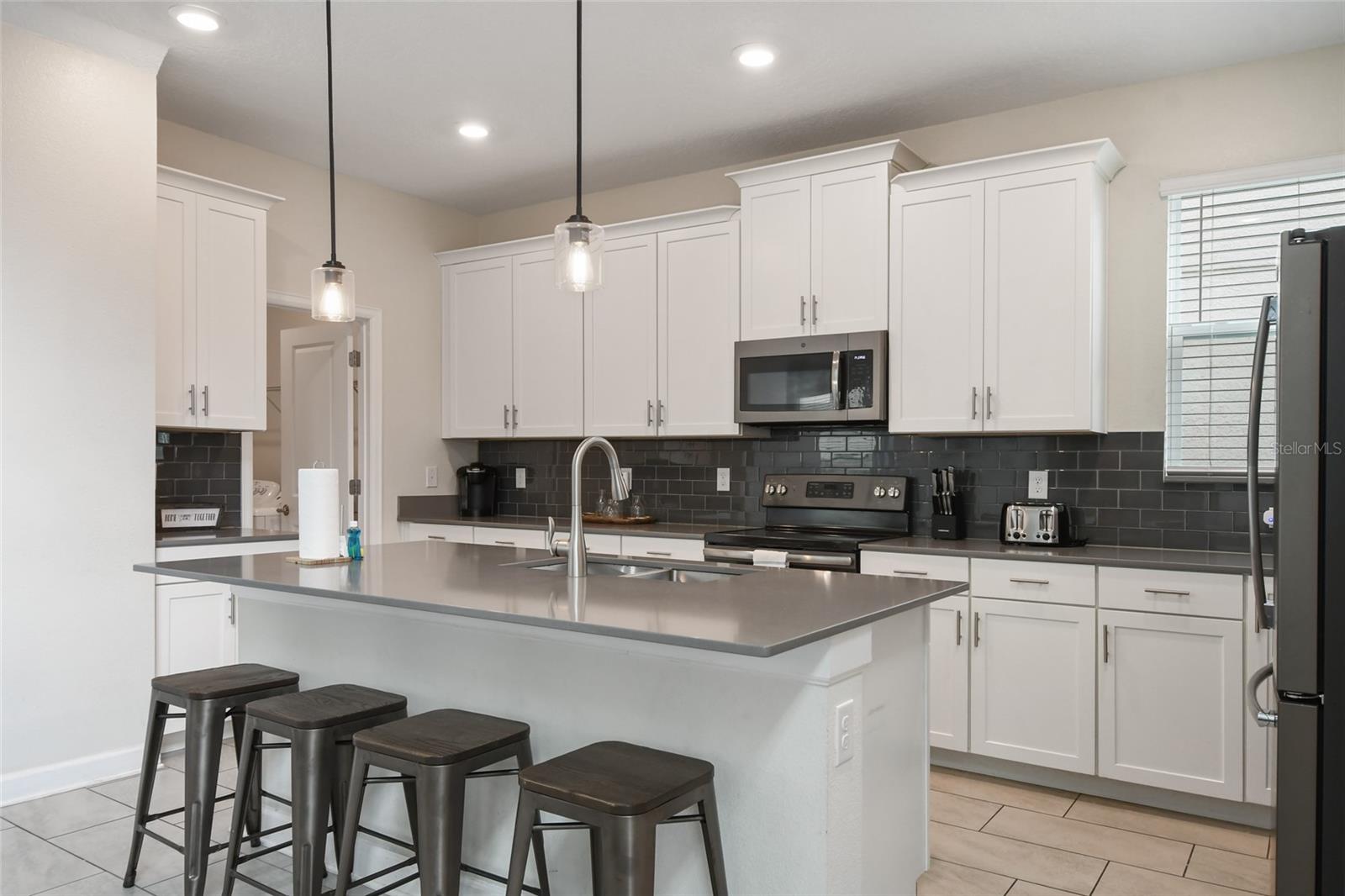 8942 CABOT CLIFFS DR