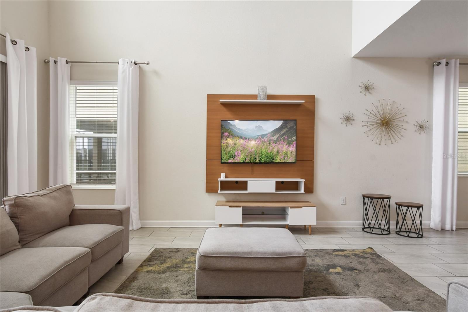8942 CABOT CLIFFS DR