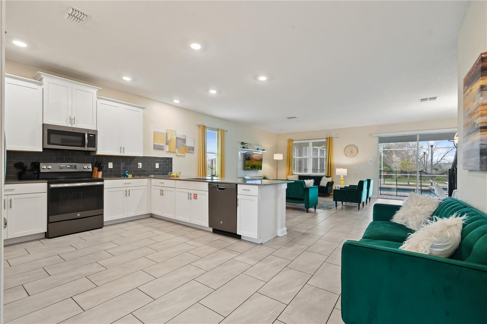 8834 CABOT CLIFFS DR