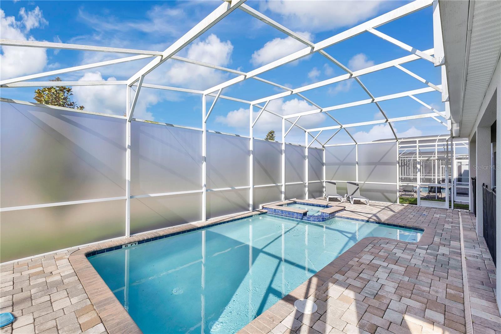 8834 CABOT CLIFFS DR