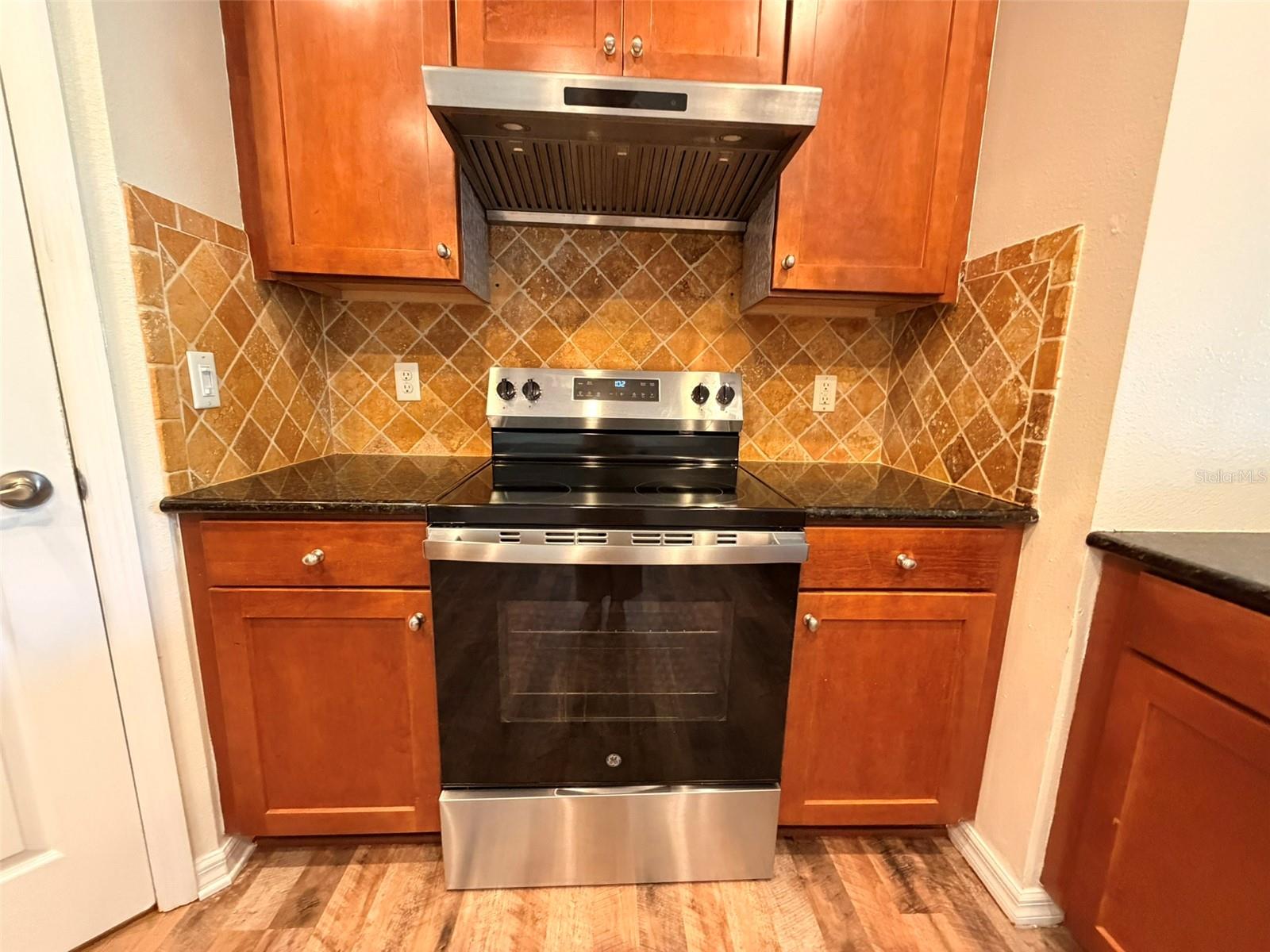 691 PENSACOLA LN