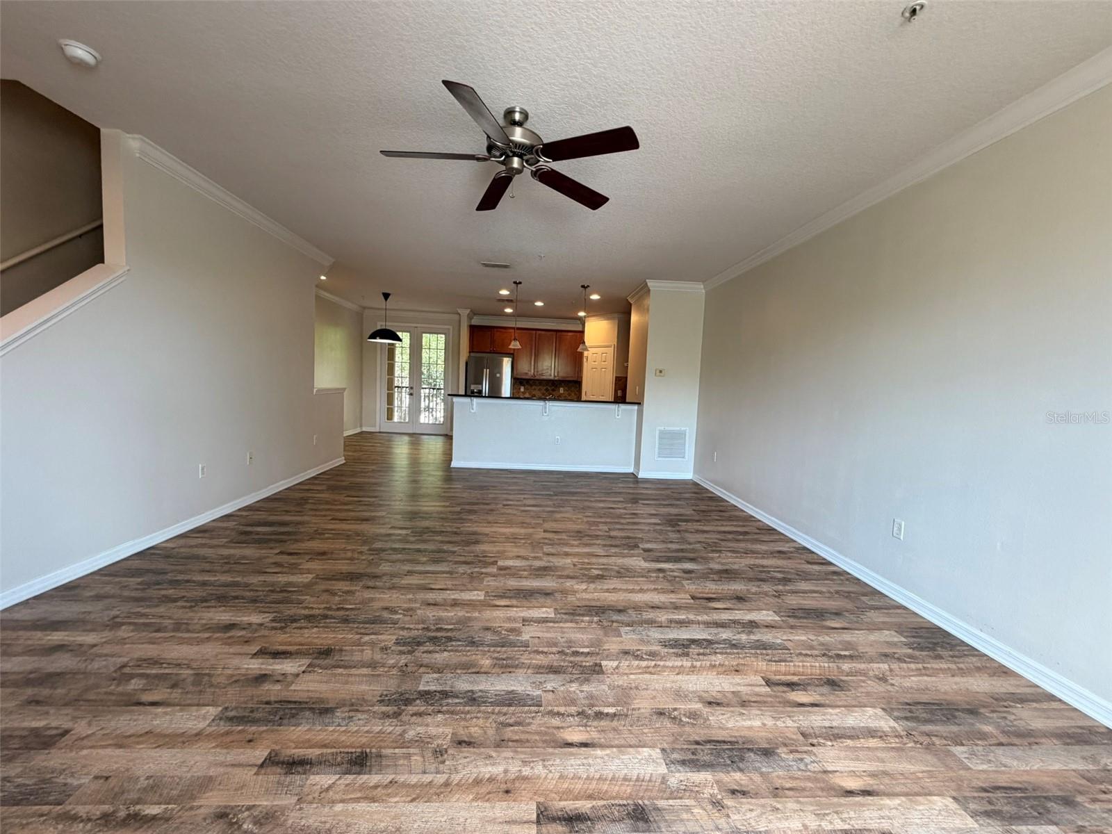 691 PENSACOLA LN