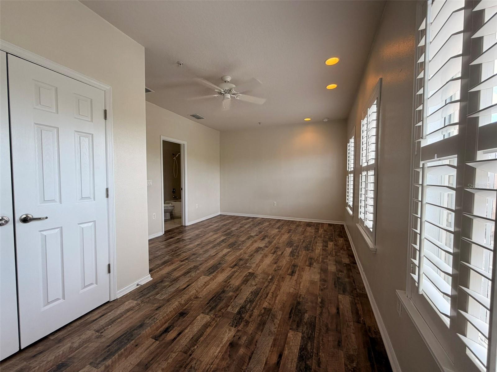 691 PENSACOLA LN