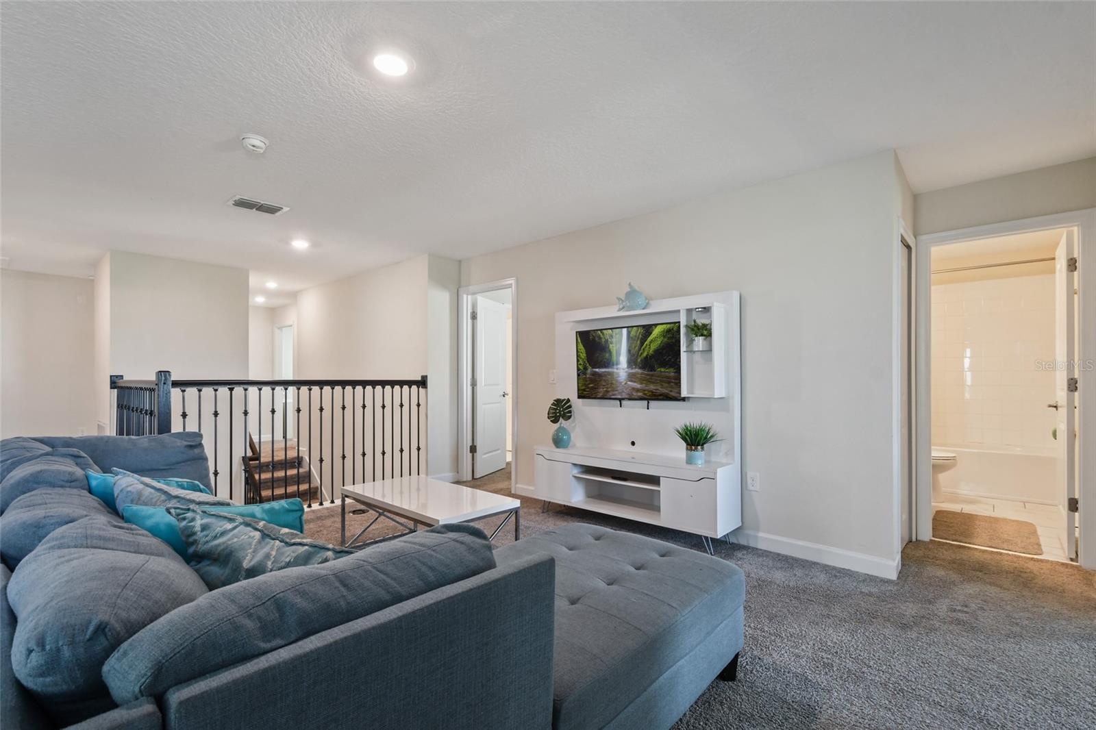 8842 CABOT CLIFFS DR
