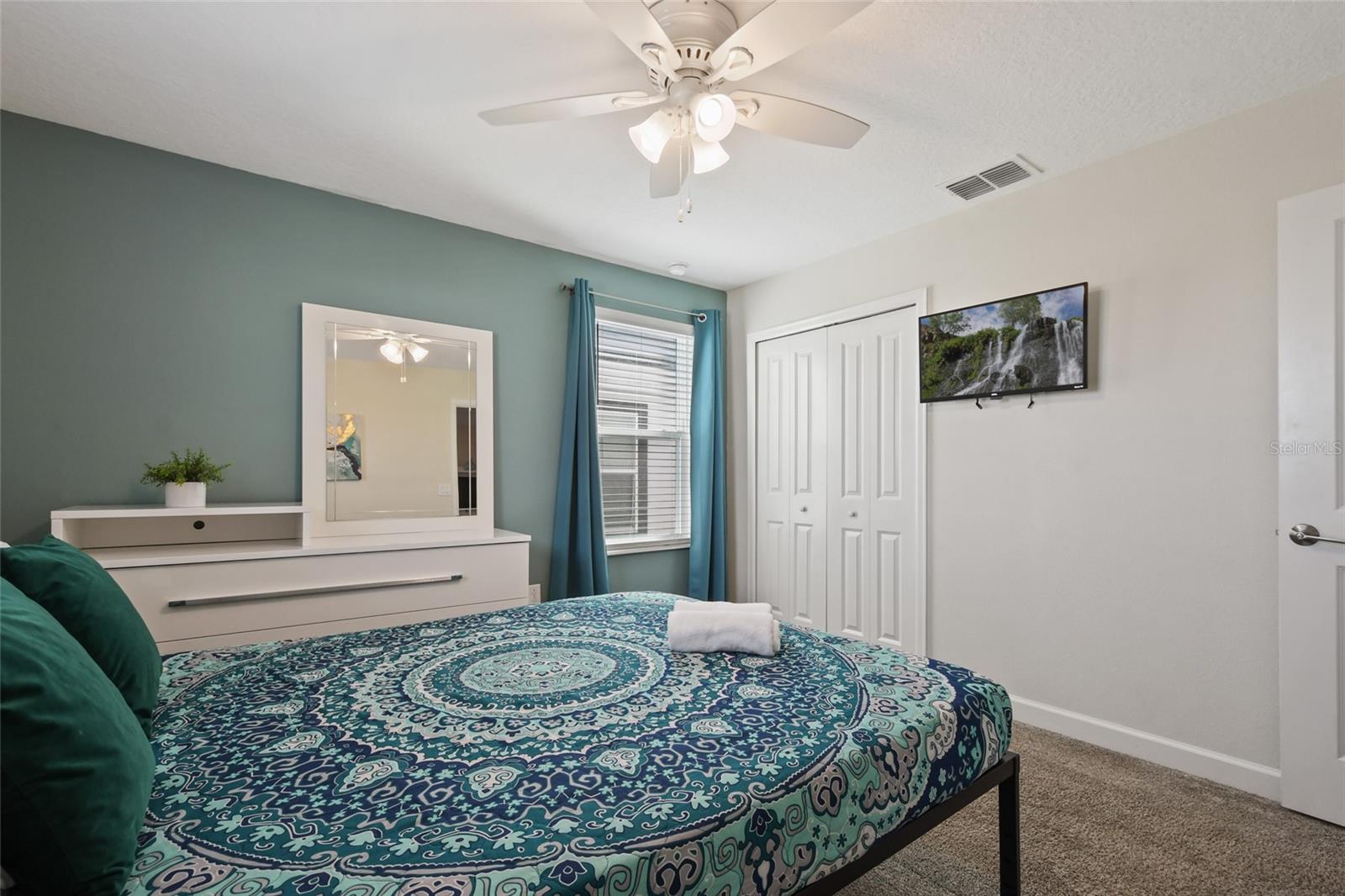 8842 CABOT CLIFFS DR