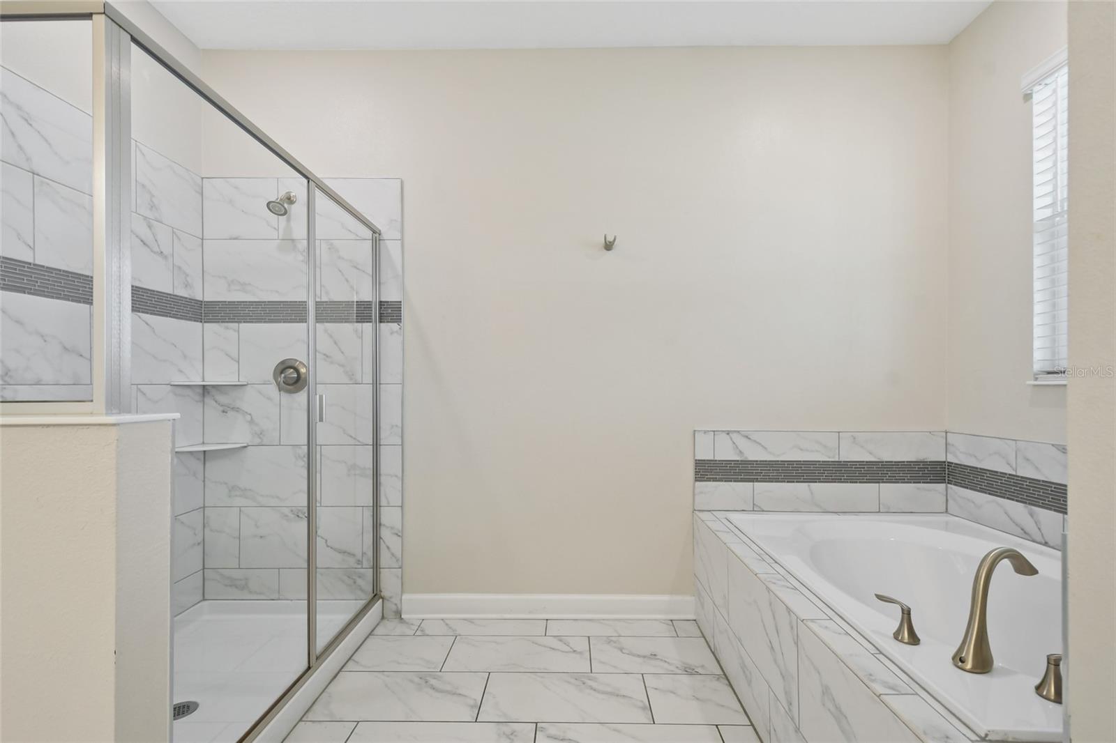 8842 CABOT CLIFFS DR