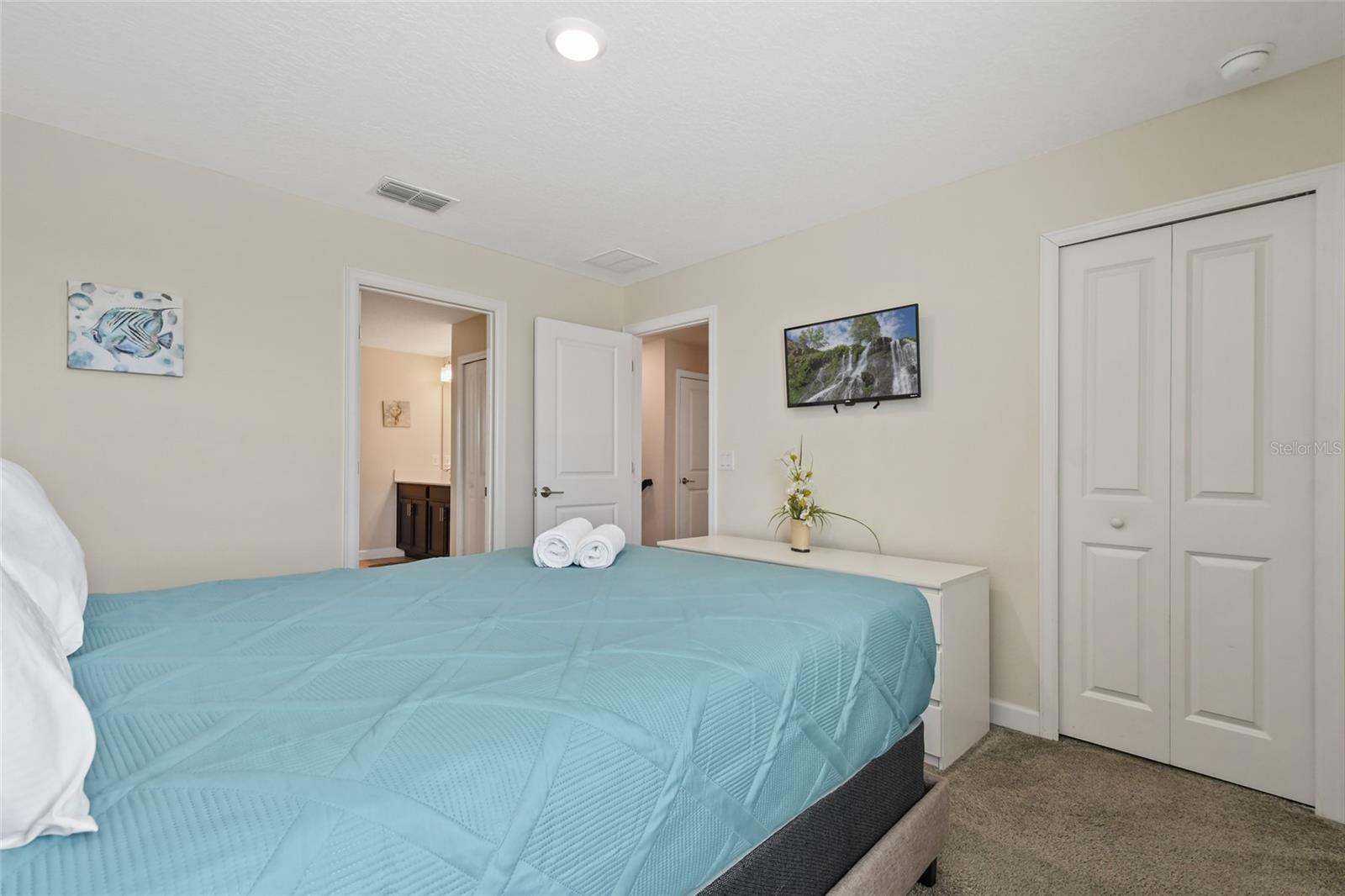 8842 CABOT CLIFFS DR