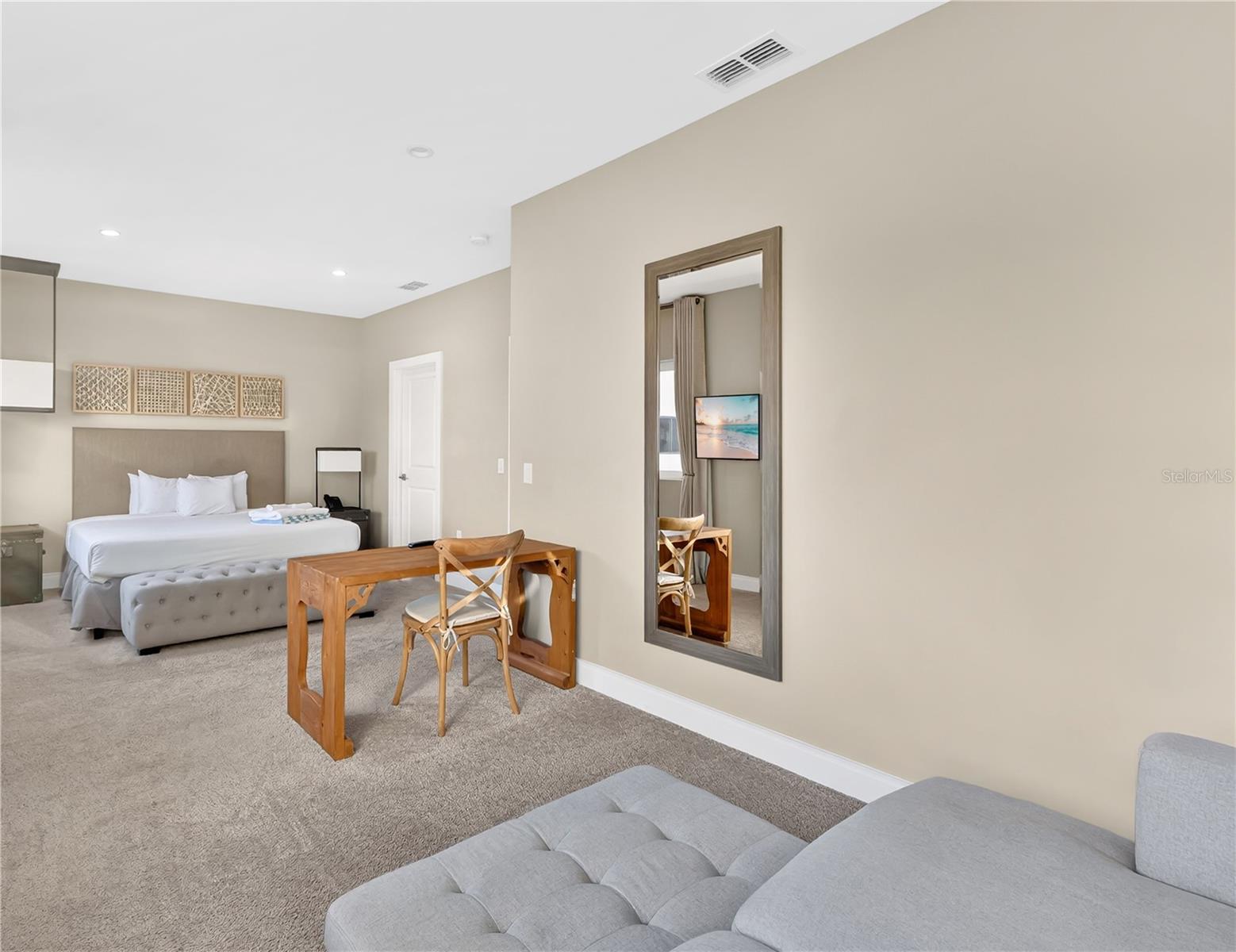 3094 ROCKEFELLER WAY