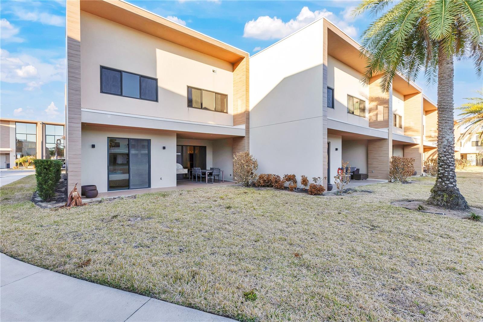 3094 ROCKEFELLER WAY