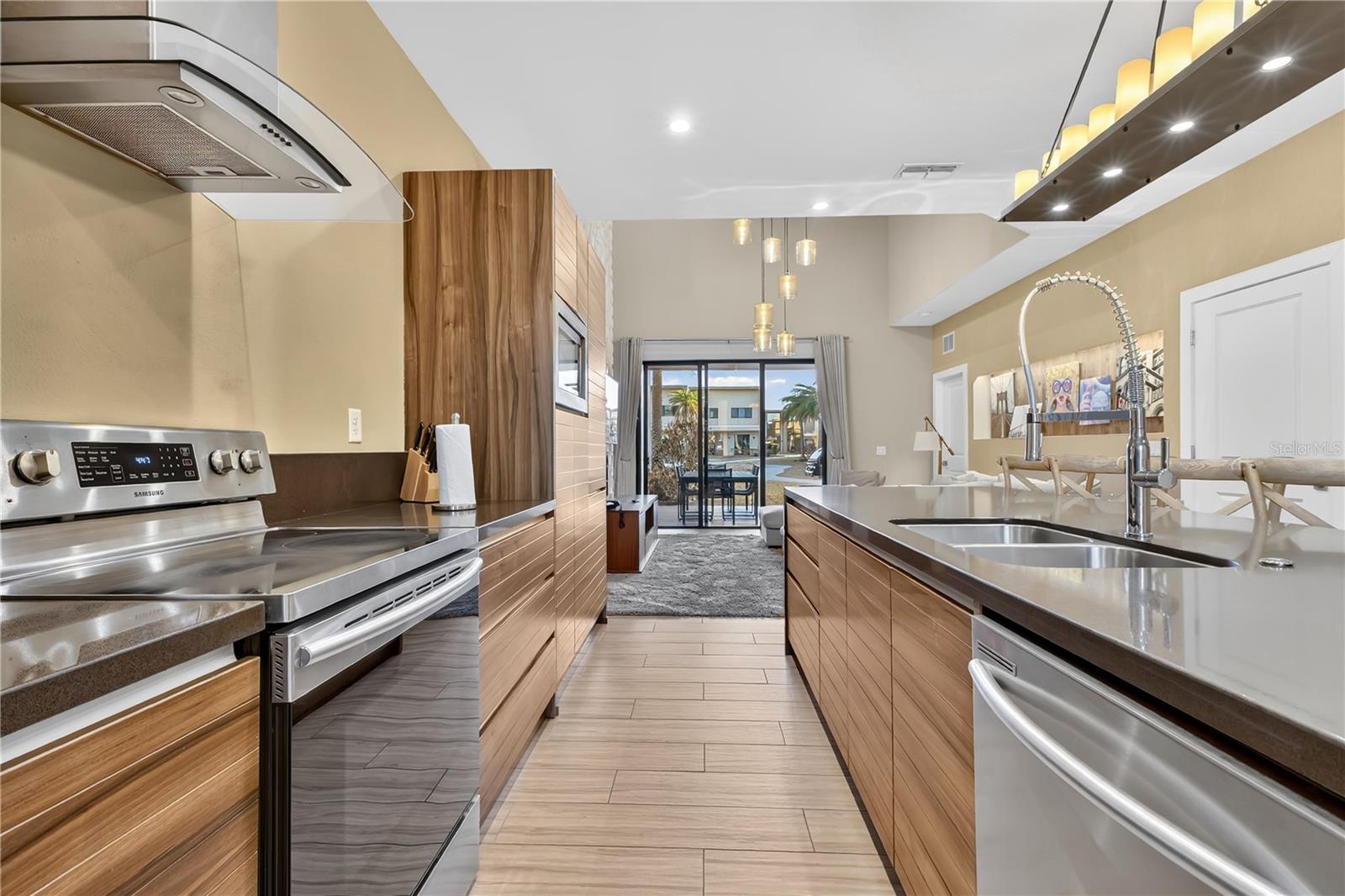 3094 ROCKEFELLER WAY