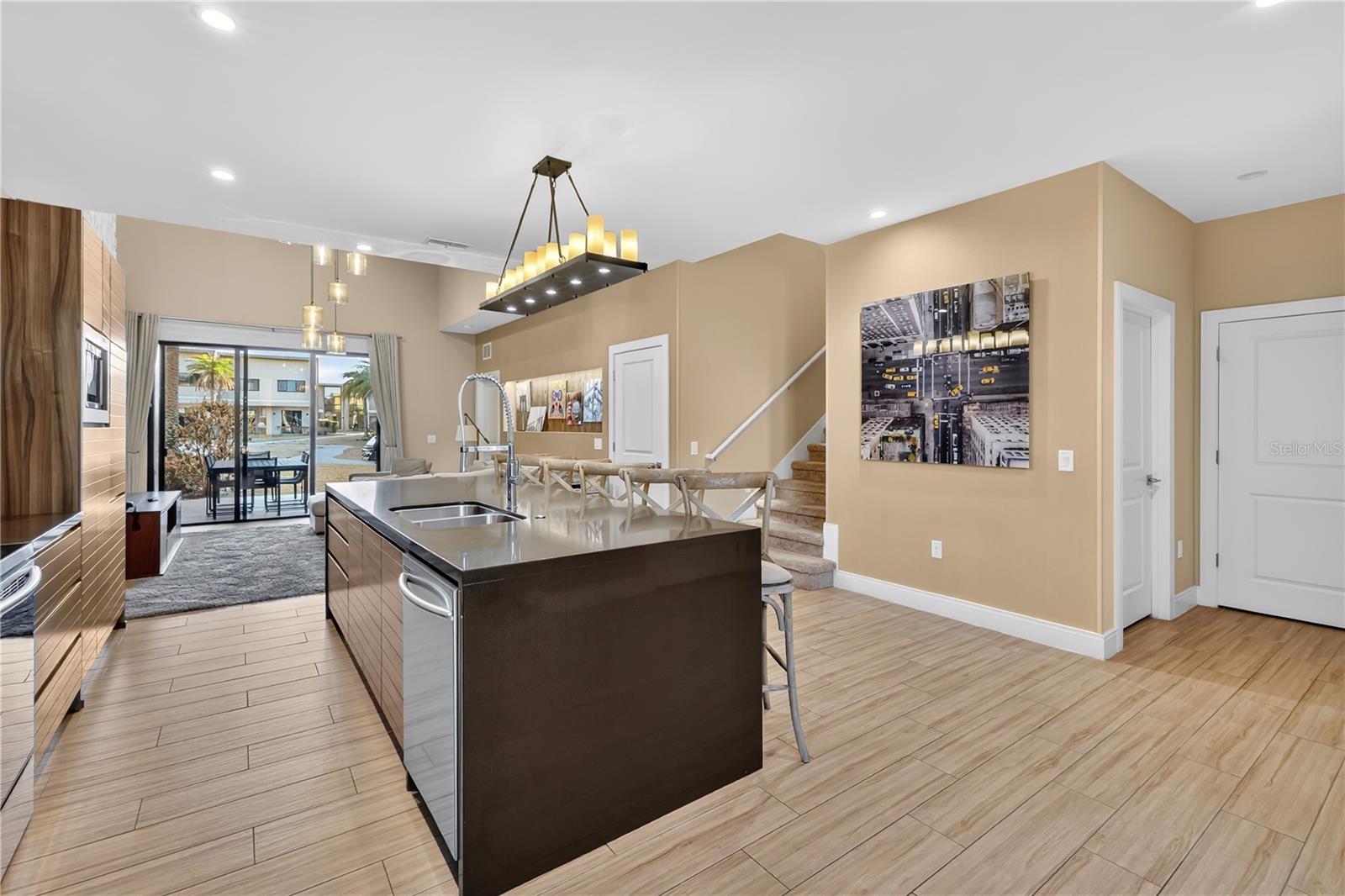 3094 ROCKEFELLER WAY