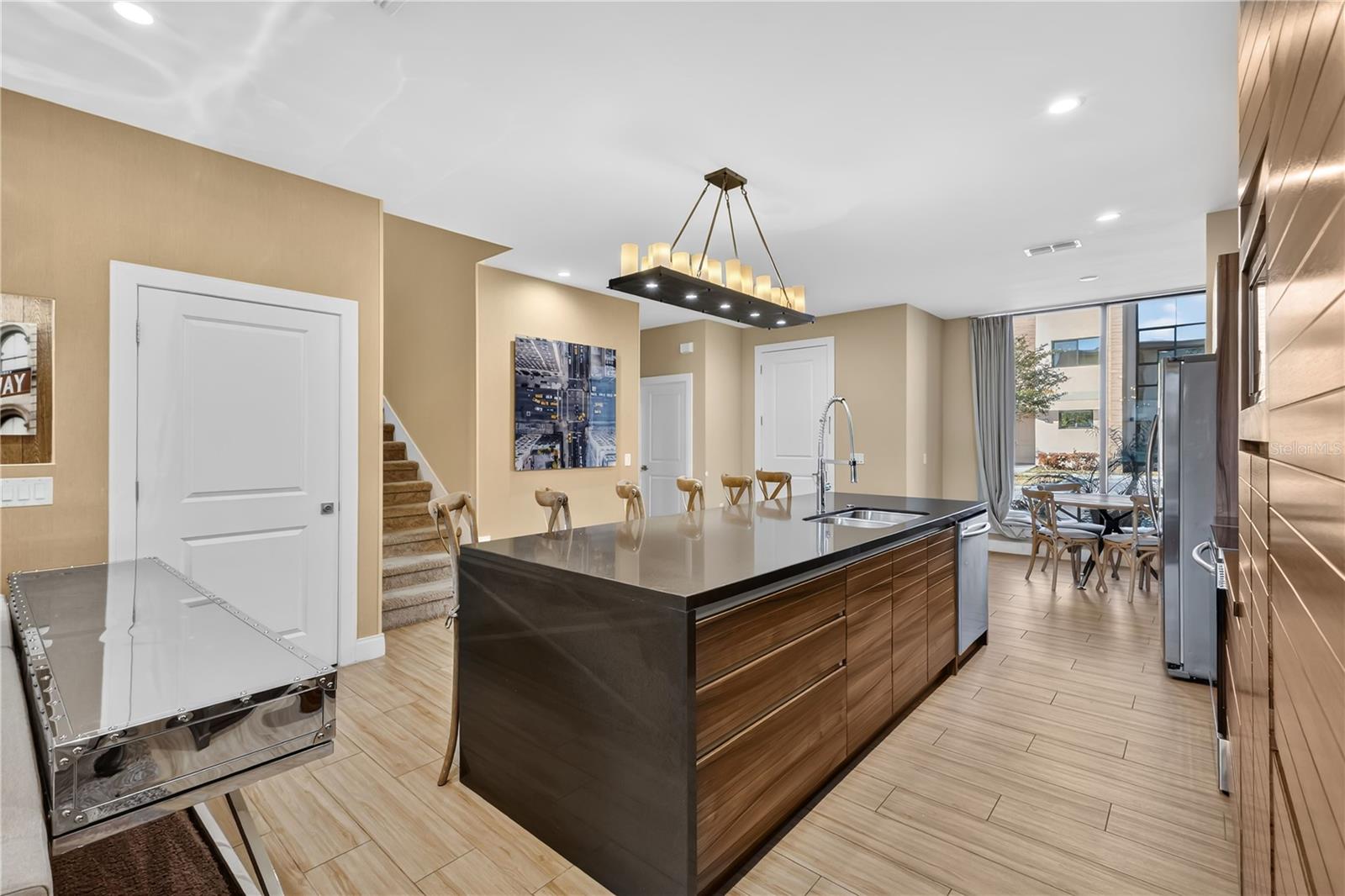 3094 ROCKEFELLER WAY