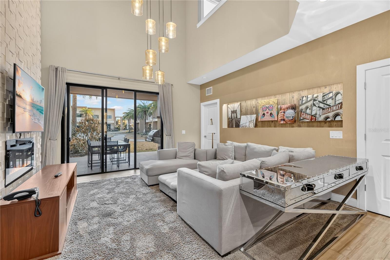 3094 ROCKEFELLER WAY