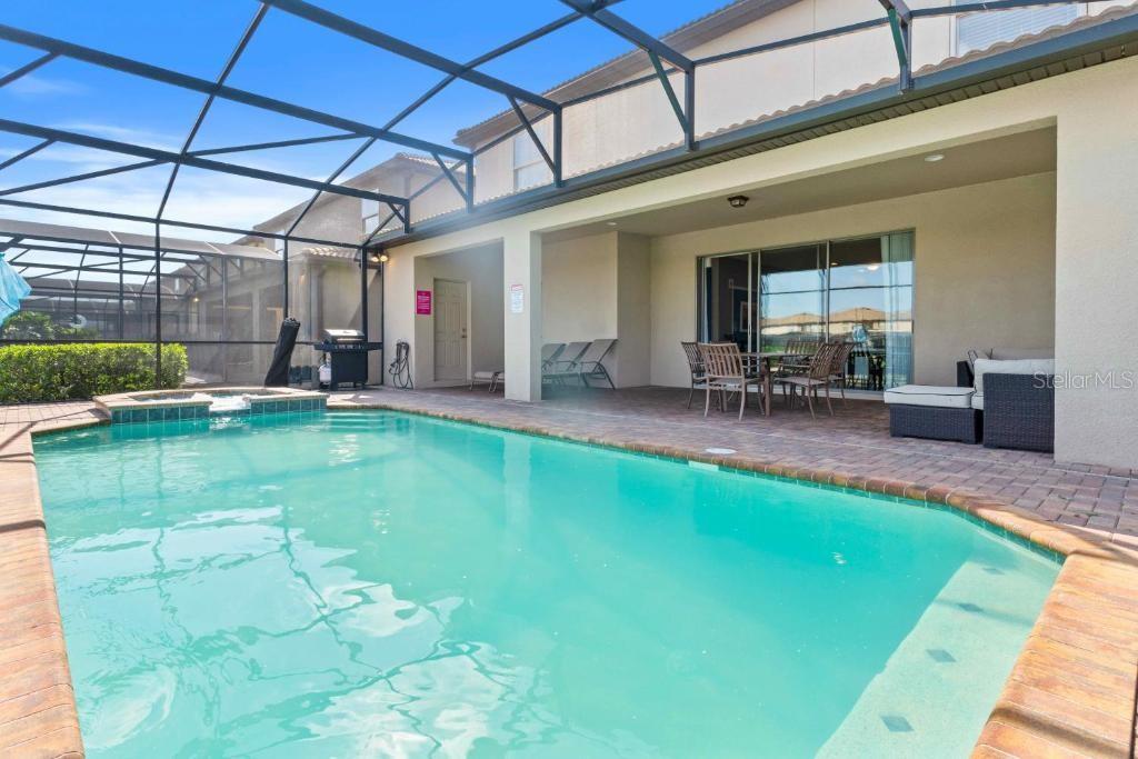 8815 MACAPA DR
