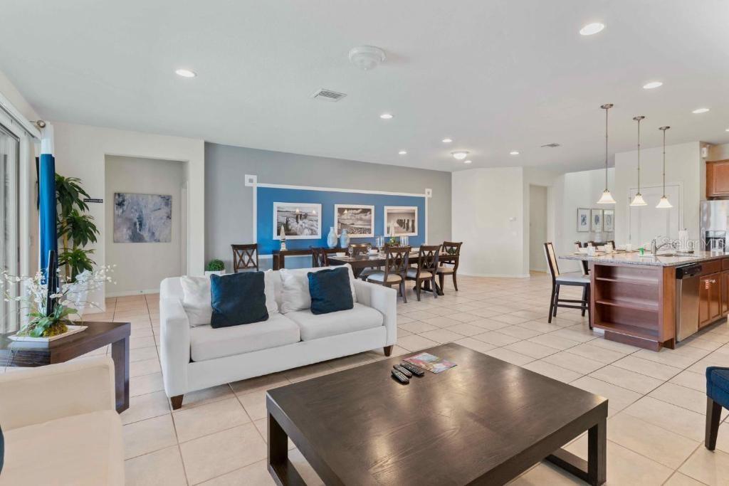 8815 MACAPA DR