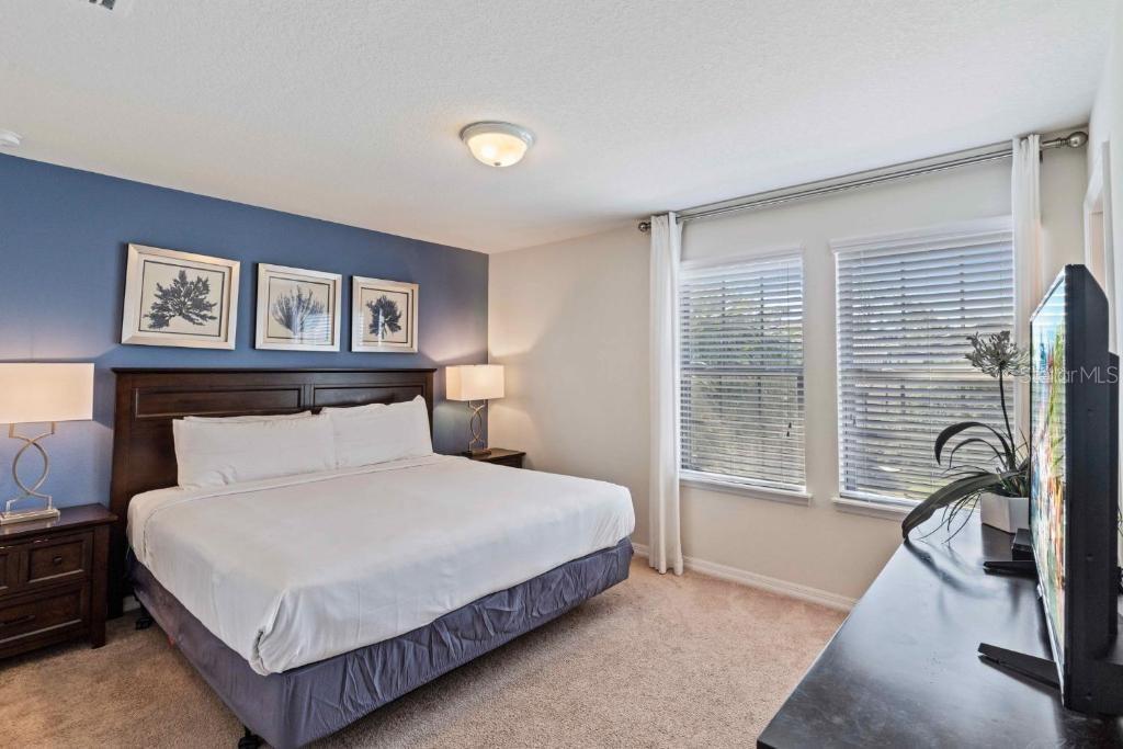 8815 MACAPA DR