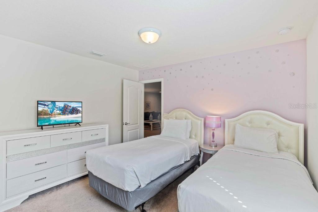 8815 MACAPA DR