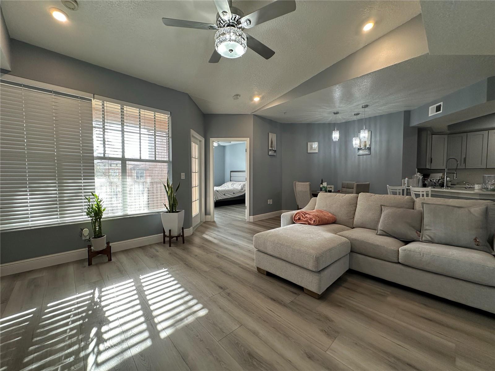 5554 METROWEST BLVD #4-312