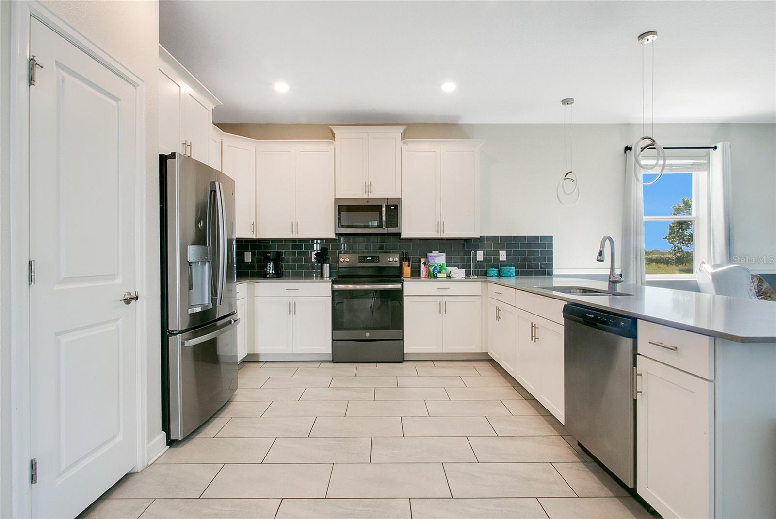 8800 INTERLOCKING CT