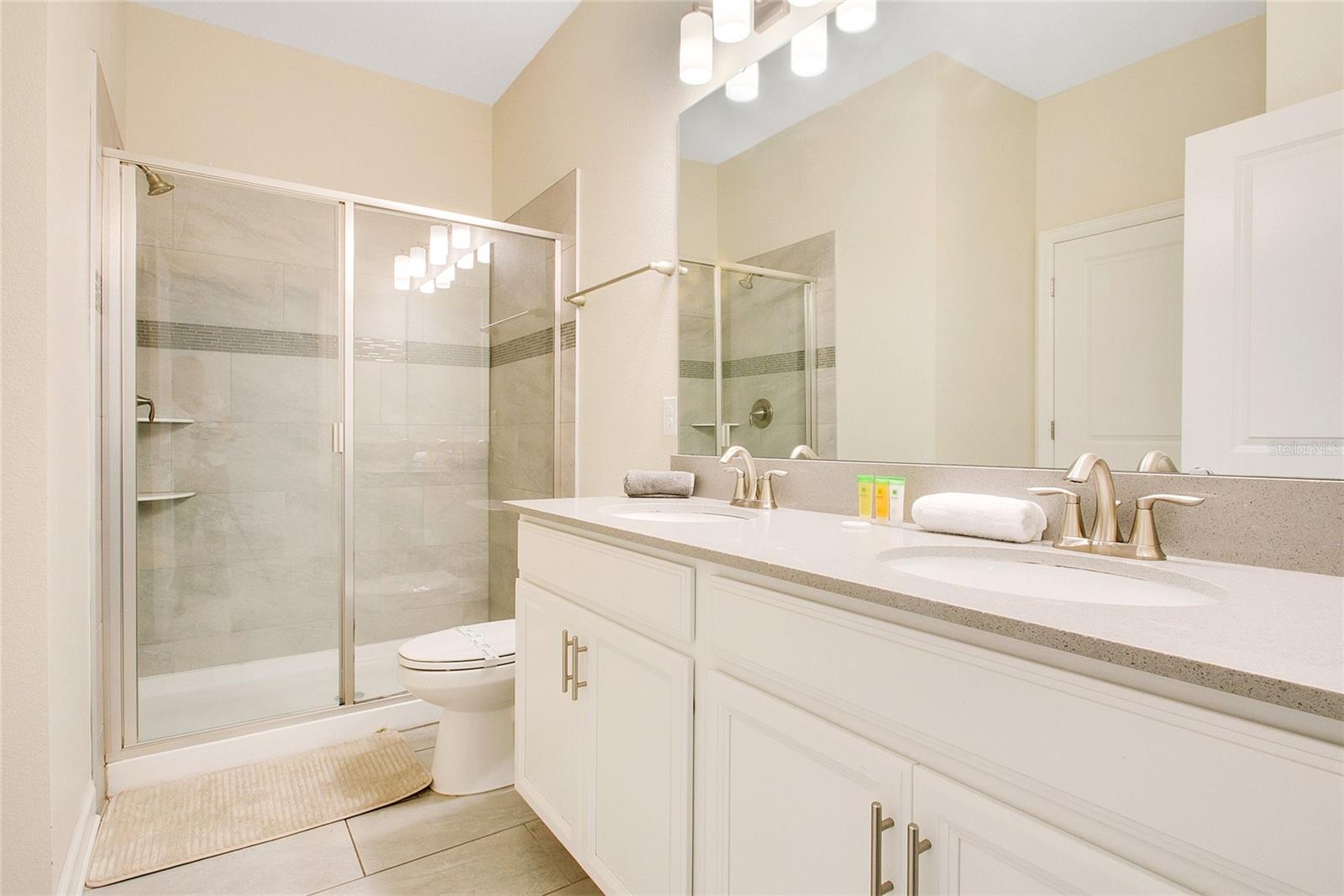 8800 INTERLOCKING CT